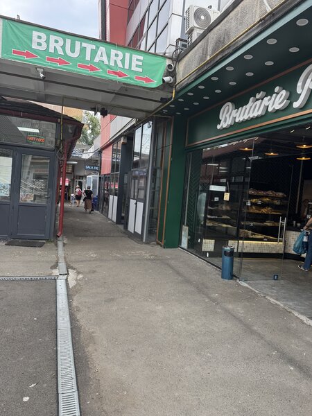 Militari, Piata Veteranilor,